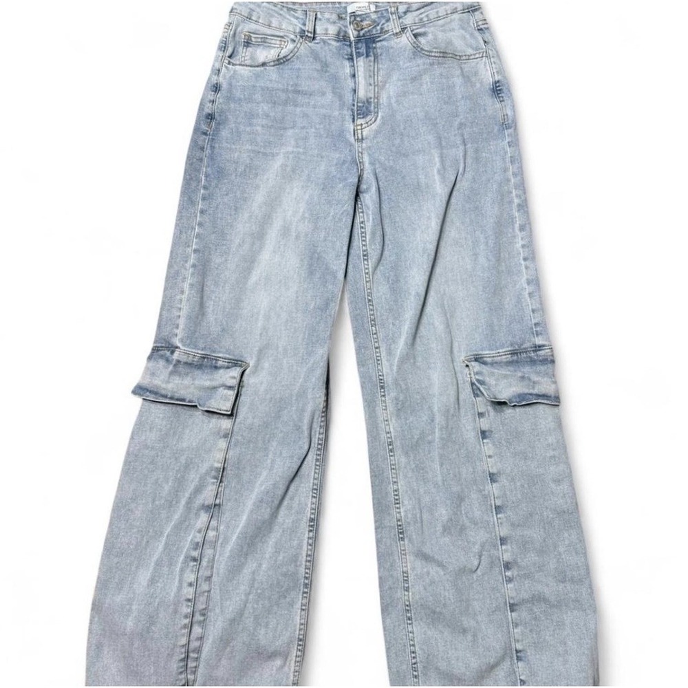 Forever 21 Light Blue Denim Wide-Leg Cargo Jeans Women Button Zip Pockets